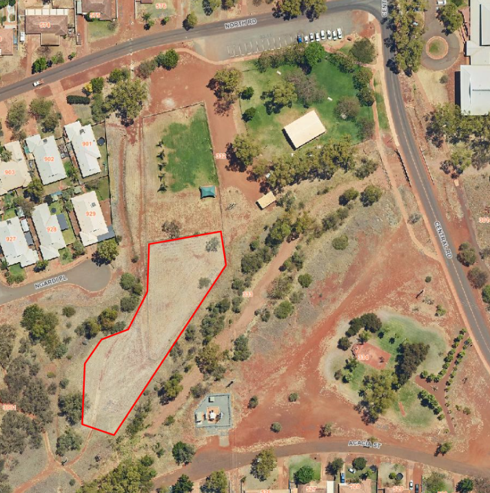 The proposed site for the Tom Price Pump track is over lots 332, 333 &amp; 3001 to the rear of the dog park.