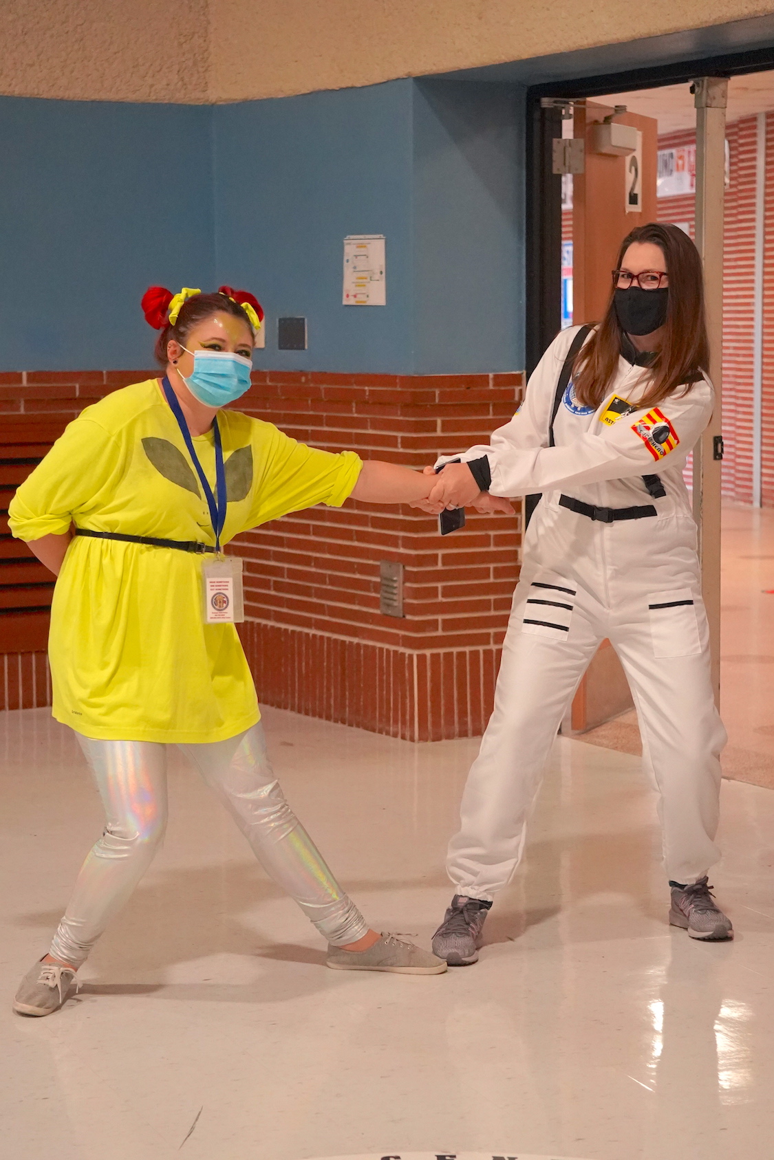  B:  Alien & Astronaut 