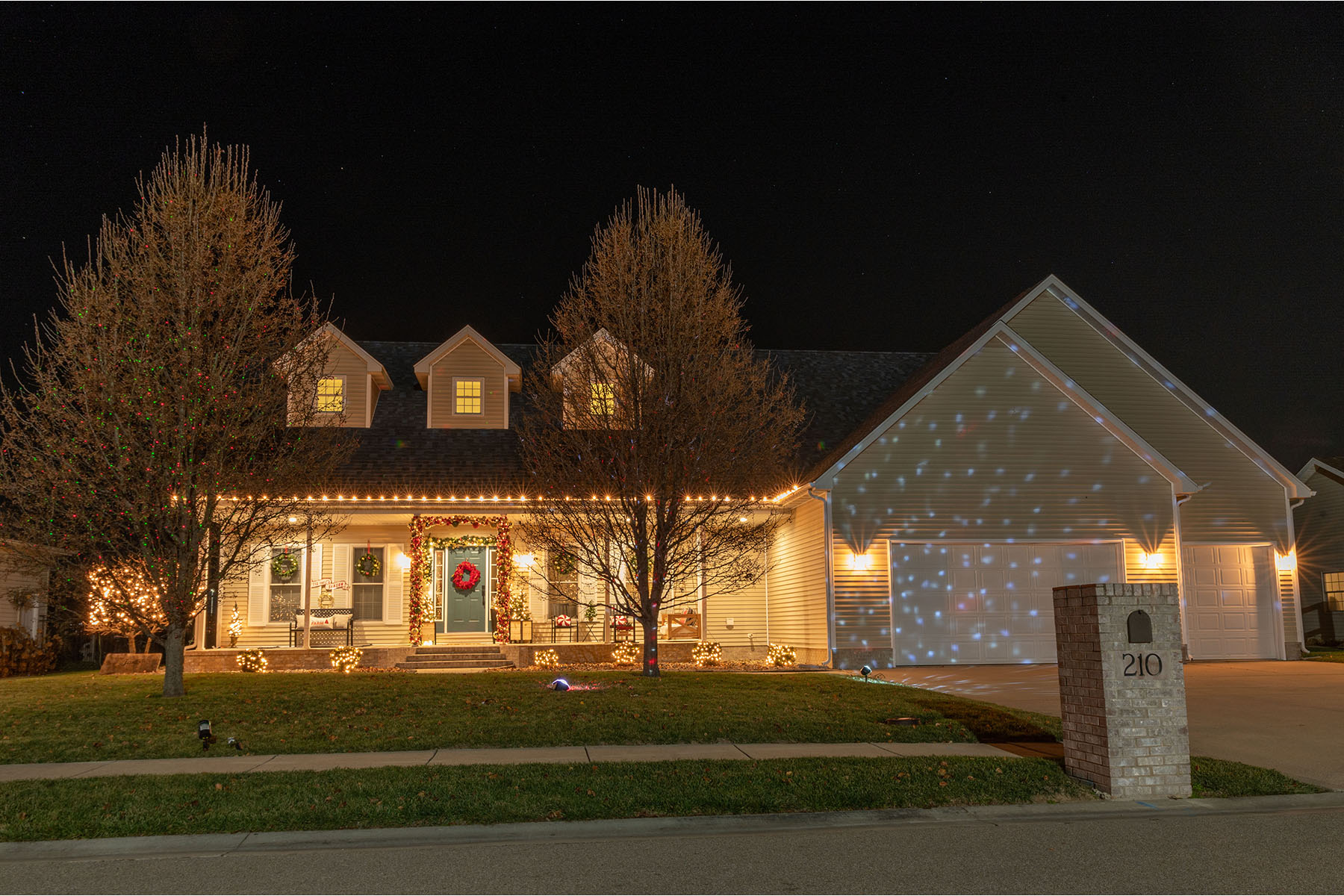 <span style="text-decoration: underline;">The Hallmark House</span>: 210 Santa Monica