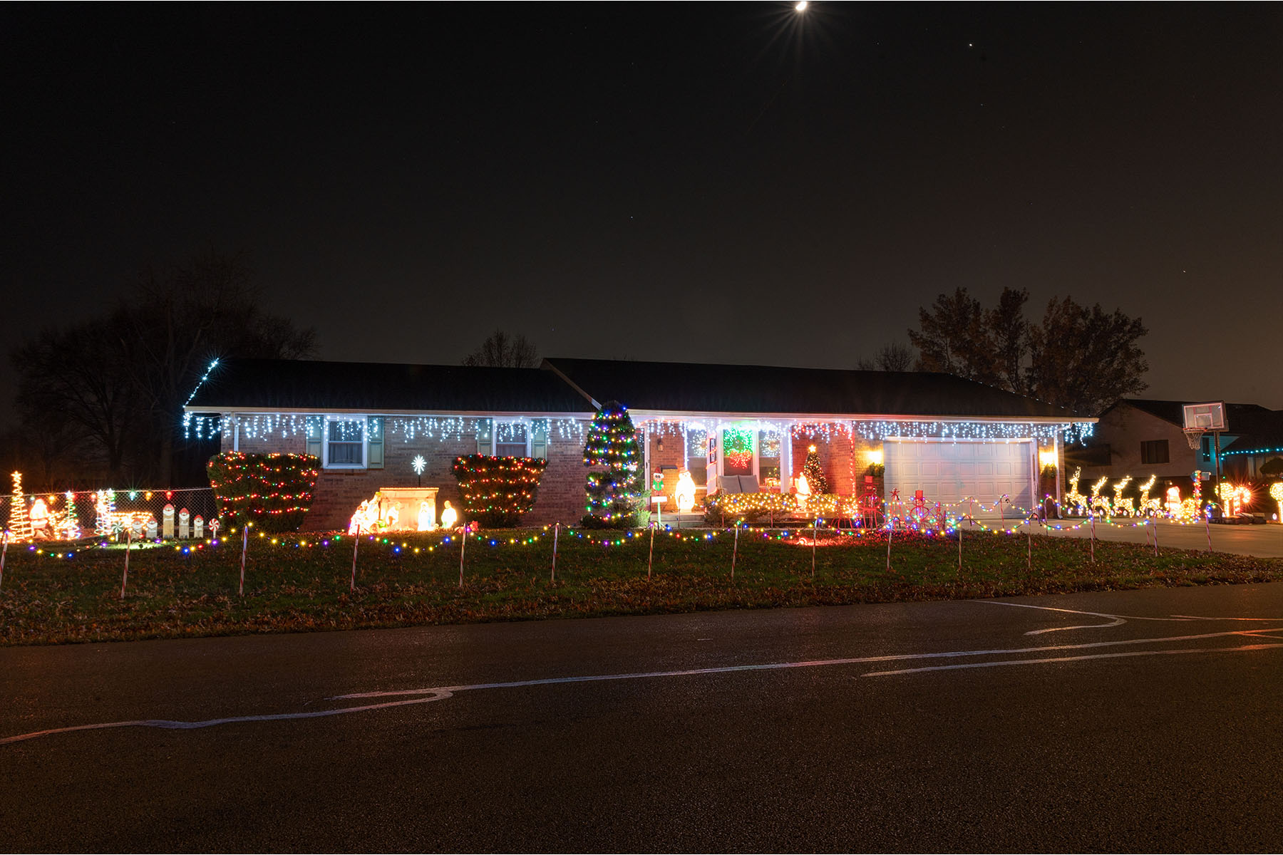 <span style="text-decoration: underline;">The More The Merrier:</span> 621 E North Ave