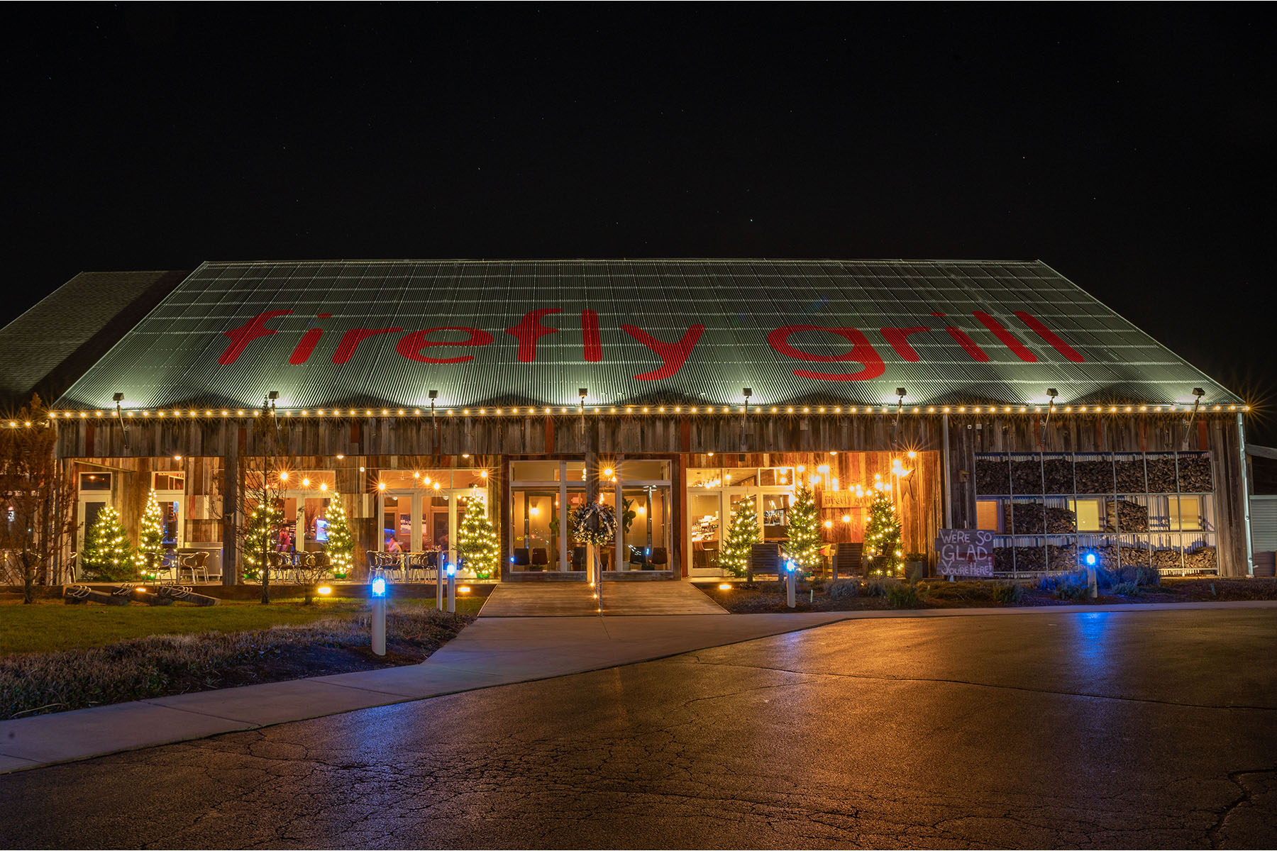 <span style="text-decoration: underline;">Spirit of Effingham Business:</span><span style="text-decoration: underline;"> Firefly Grill - 1810 Ave of Mid America<br></span>