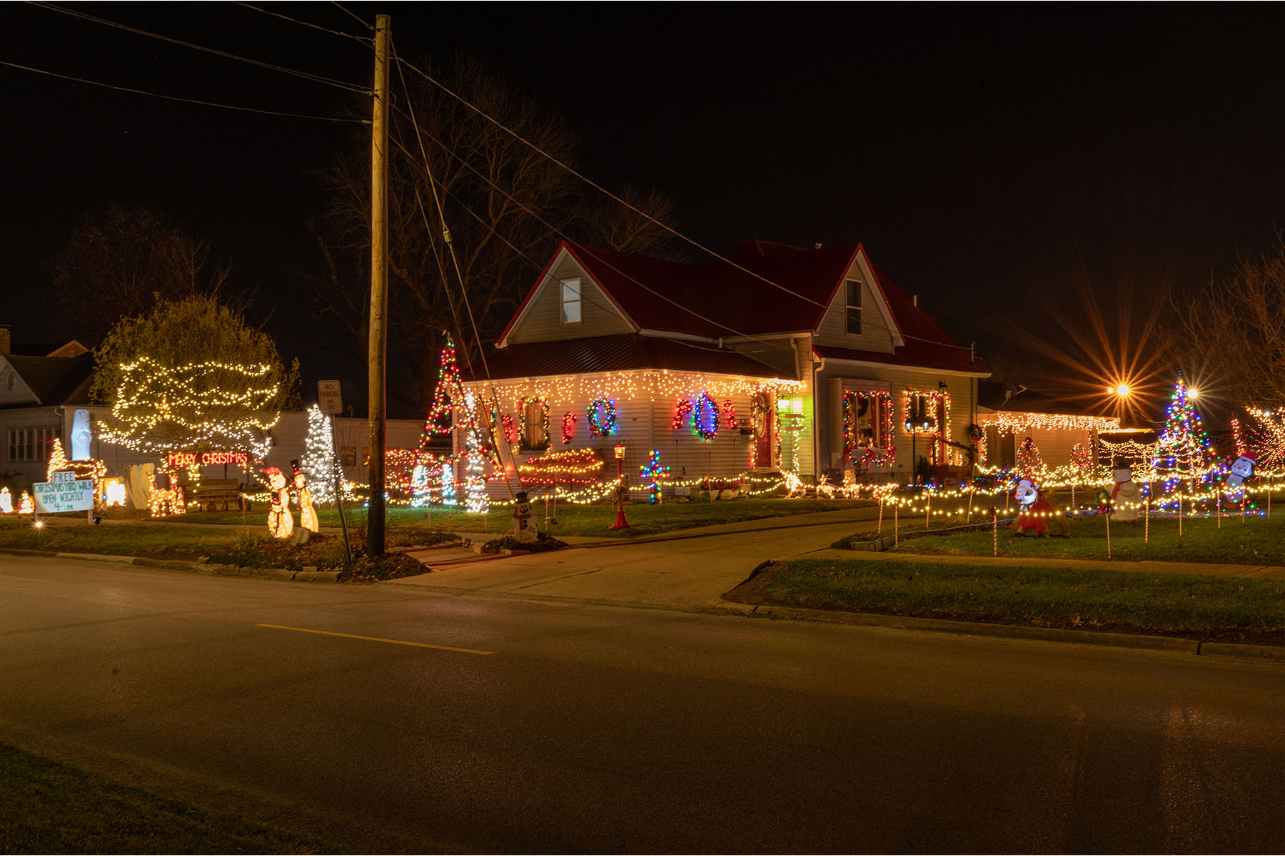 <span style="text-decoration: underline;">The More The Merrier</span>: 805 E Jefferson Ave