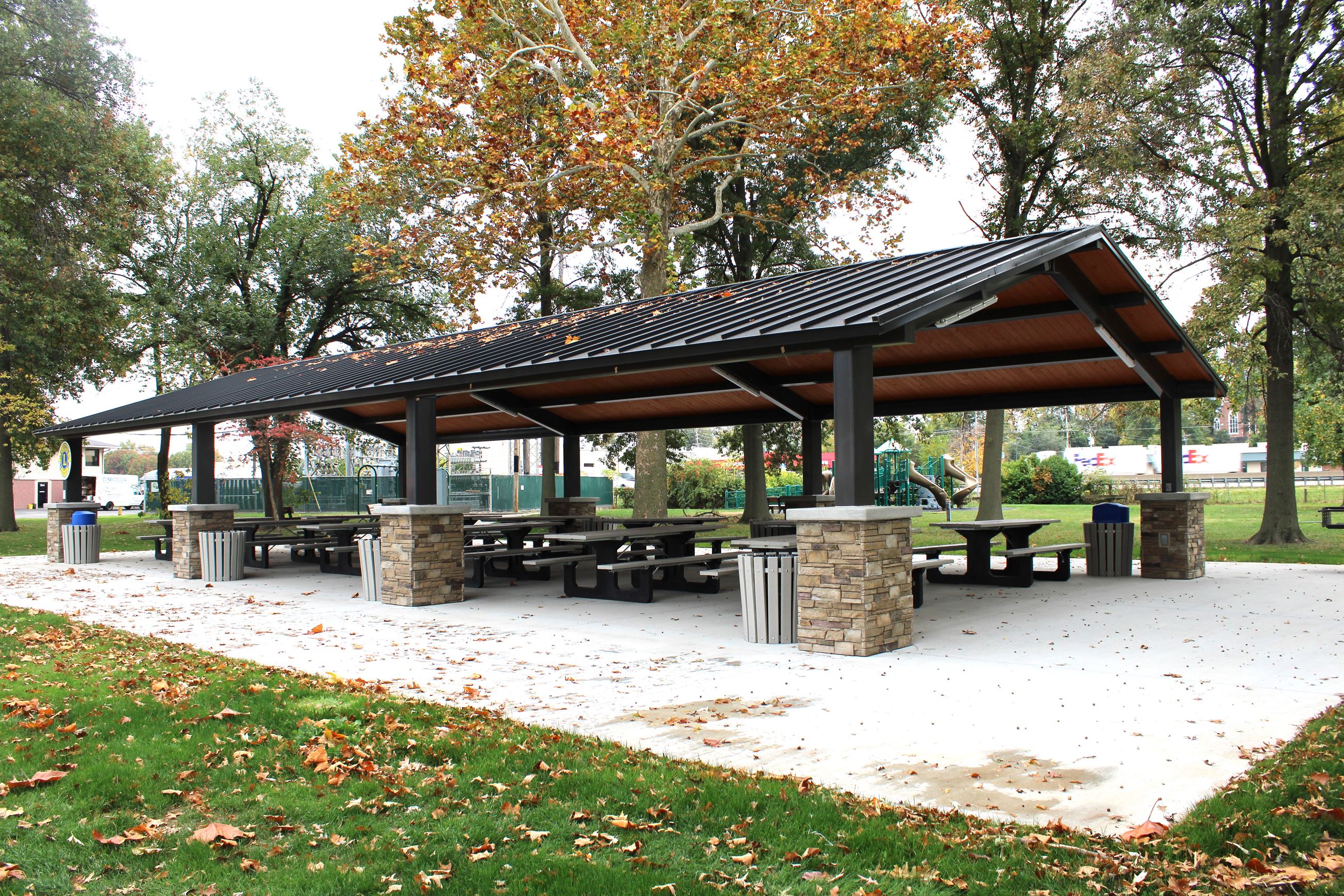  Seating and Picnic Areas 