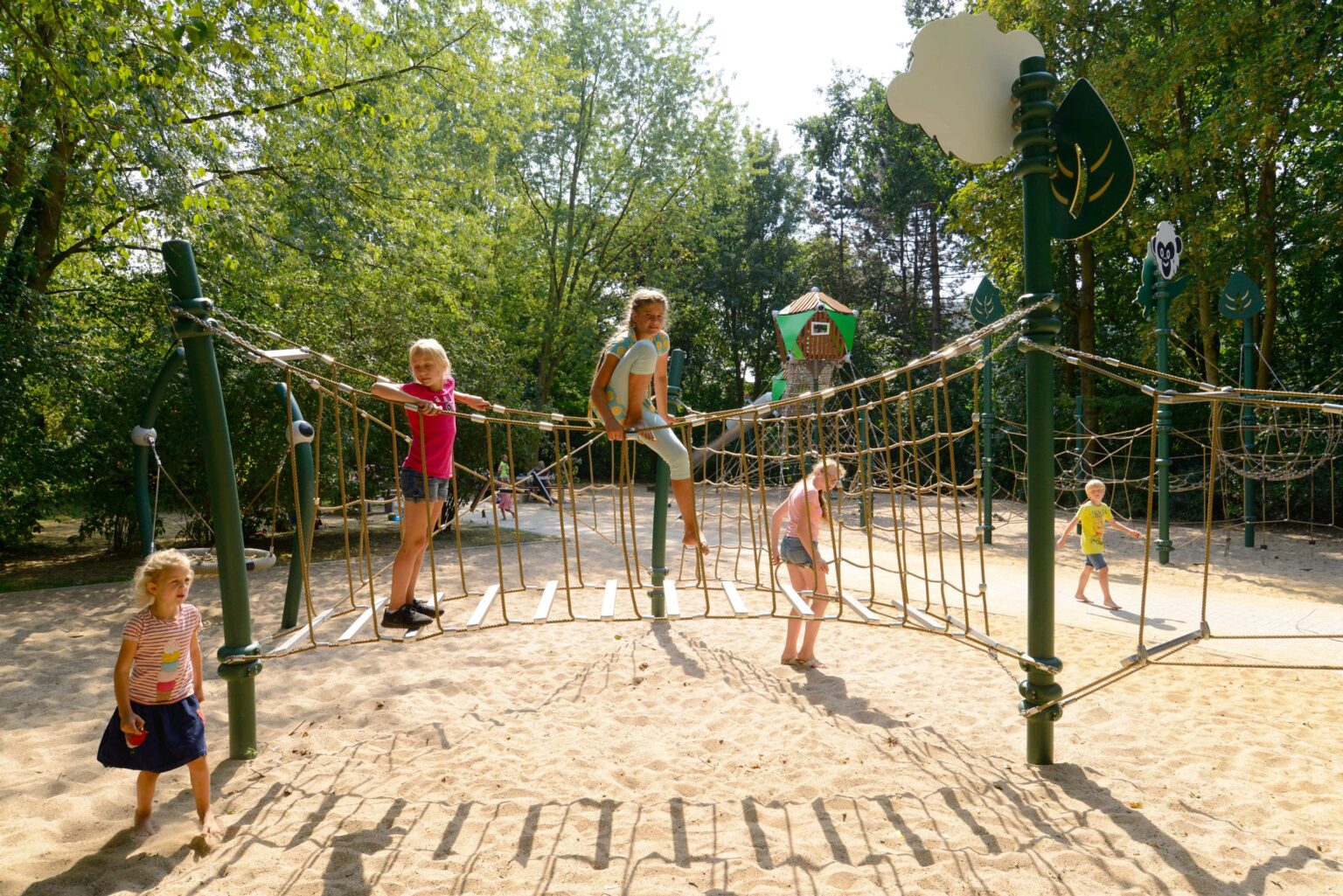  Climbing / Rope Structures 