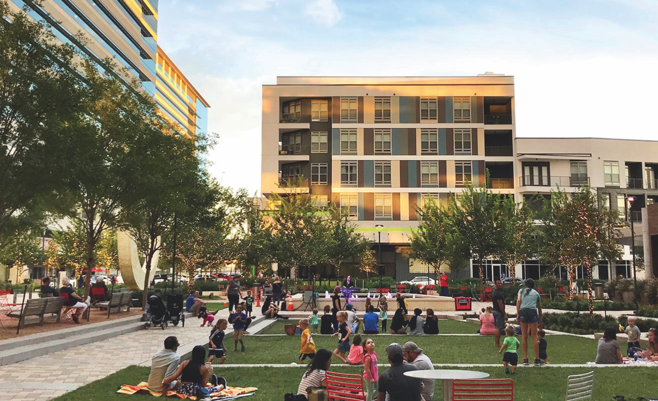  Plaza / Community Gathering 