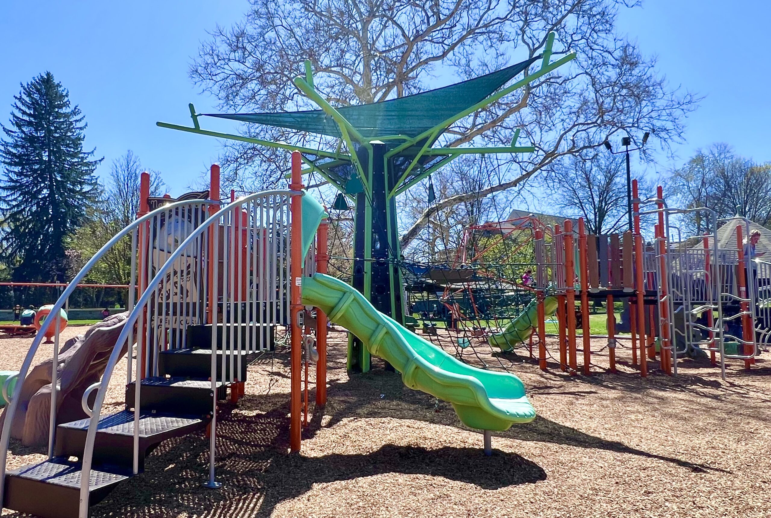  Large Play Structures 